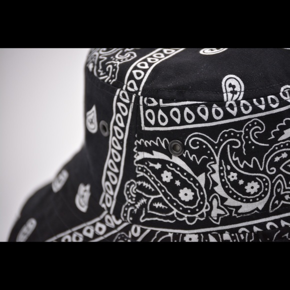 Bucket Hats w/ String Bandana Print Unisex - Picture 13 of 16